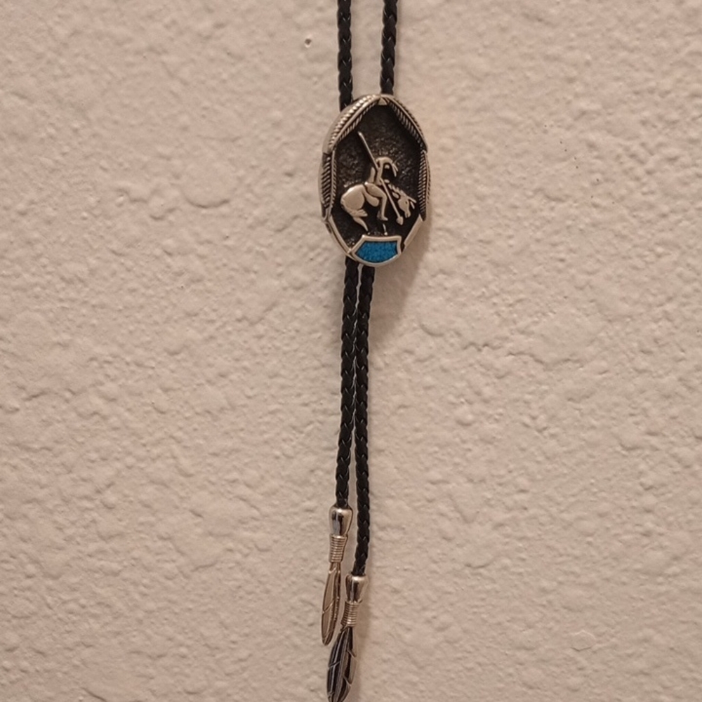 🤠 Vintage Western Bolo Tie – Horse & Rider Oval Slide – Turquoise Accent